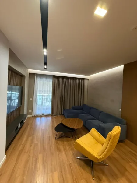 Tirane, jepet me qera apartament 2+1 , 120 m² 1.800 € (Garda)