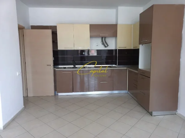 Tirane, shitet apartament 1+1 Kati 6, 79 m² 110.000 € (YZBERISHT)