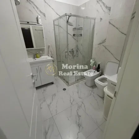 Tirane, jepet me qera apartament 1+1 Kati 1, 55 m² 450 € (Yzberisht)