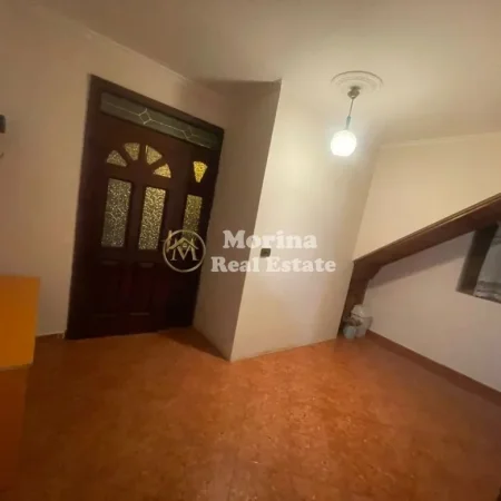 Tirane, jepet me qera apartament 1+1 Kati 2, 350 m² 350 € (Vilat Gjermane)