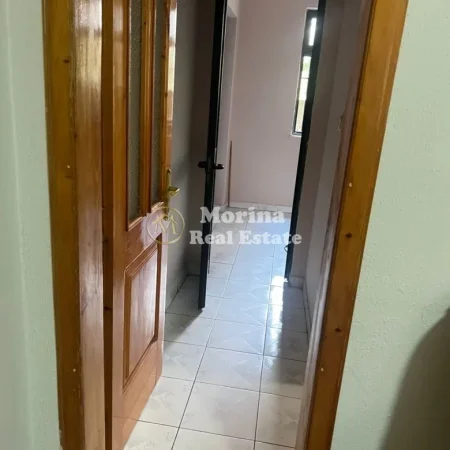 Tirane, jepet me qera shtepi 3+1 Kati 1, 200 m² 550 € (Fresku)