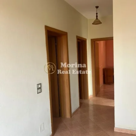 Tirane, jepet me qera shtepi 3+1 Kati 1, 200 m² 550 € (Fresku)