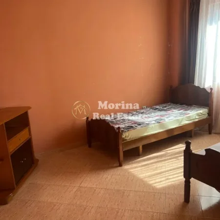Tirane, jepet me qera shtepi 3+1 Kati 1, 200 m² 550 € (Fresku)
