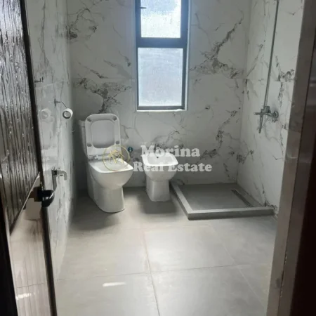 Tirane, jepet me qera shtepi 3+1 Kati 1, 200 m² 550 € (Fresku)