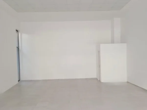 Tirane, jepet me qera ambjent biznesi Kati 0, 90 m² 520 € (Rruga Nikolla Zoraqi)