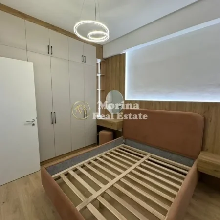 Tirane, jepet me qera apartament 1+1 Kati 6, 60 m² 500 € (Ali Demi)