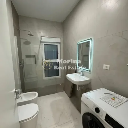 Tirane, jepet me qera apartament 1+1 Kati 6, 60 m² 500 € (Ali Demi)