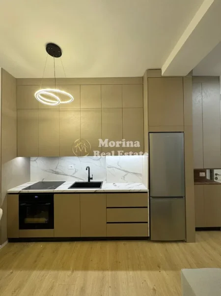 Tirane, jepet me qera apartament 1+1 Kati 6, 60 m² 500 € (Ali Demi)