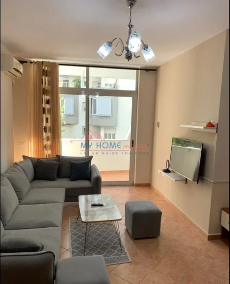 Tirane, jepet me qera apartament 2+1+Ballkon Kati 2, 90 m² 730 € (Komuna e Parisit)