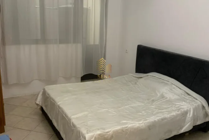 Tirane, jepet me qera apartament 1+1 Kati 1, 65 m² 350 € (Afer rrethrrotullimit te Ali Demit)