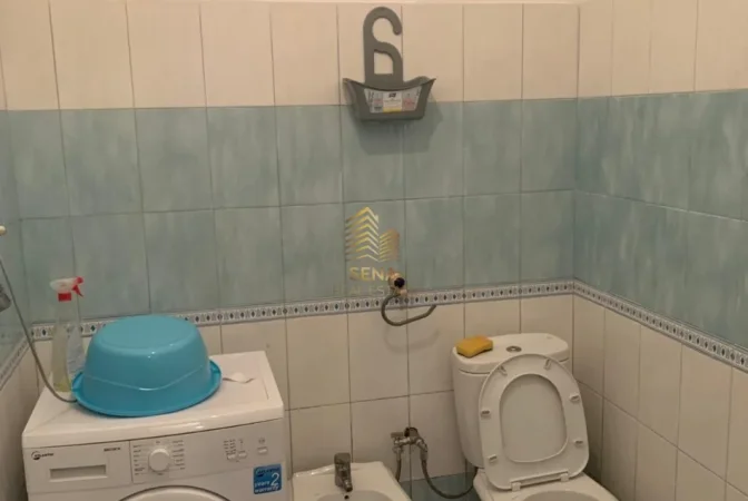 Tirane, jepet me qera apartament 1+1 Kati 1, 65 m² 350 € (Afer rrethrrotullimit te Ali Demit)