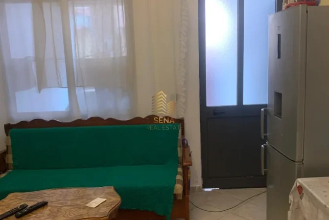 Tirane, jepet me qera apartament 1+1 Kati 1, 65 m² 350 € (Afer rrethrrotullimit te Ali Demit)