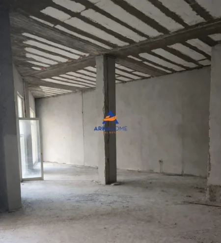 Tirane, jepet me qera ambjent biznesi Kati 0, 120 m² 270.000 € 