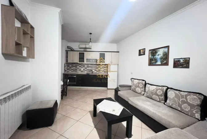 Tirane, jepet me qera apartament 1+1+Ballkon Kati 4, 72 m² 450 € (Porcelan)