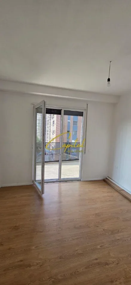 Tirane, jepet me qera zyre Kati 4, 110 m² 700 € (DON BOSKO)