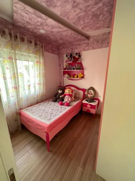 Tirane, shitet apartament , 125 m² 285.000 € 