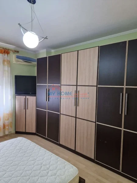 Tirane, jepet me qera apartament 2+1+Ballkon Kati 5, 106 m² 750 € (Rruga e Kosovareve)