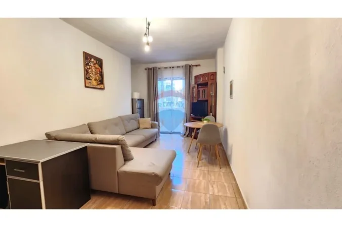 Tirane, jepet me qera apartament 1+1+Ballkon Kati 2, 64 m² 420 € (Tom Pllezha)