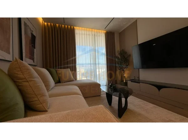 Tirane, jepet me qera apartament 2+1+Ballkon Kati 5, 116 m² 1.750 € (MINE PEZA)