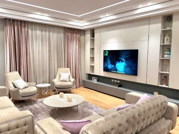 Tirane, shitet apartament 3+1 , 181 m² 355.000 € 