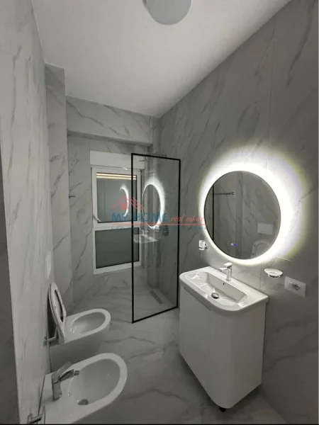 Tirane, jepet me qera apartament 1+1+Ballkon Kati 7, 70 m² 450 € (Rruga Pasho Hysa)