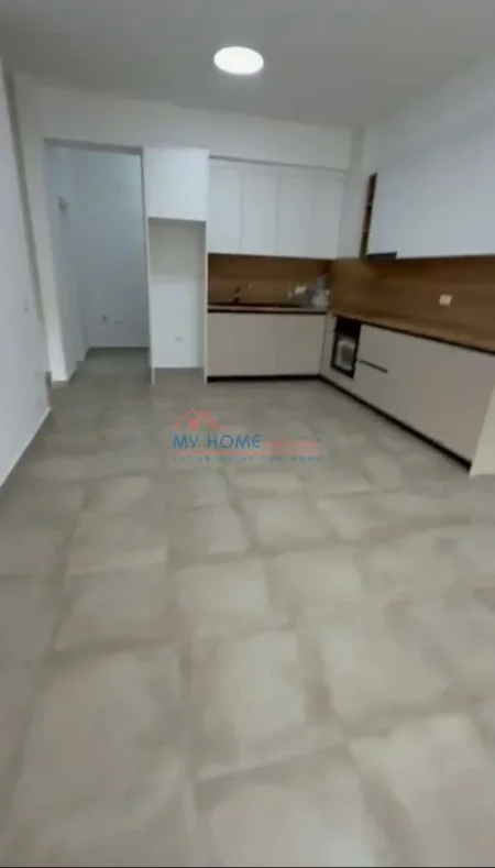 Tirane, jepet me qera apartament 2+1+Ballkon Kati 4, 90 m² 630 € (Rruga Xhanfize Keko)