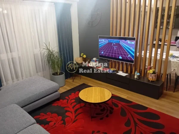 Tirane, jepet me qera apartament duplex Dublex Kati 2, 120 m² 1.000 € (Ish Uzina Dinamo)