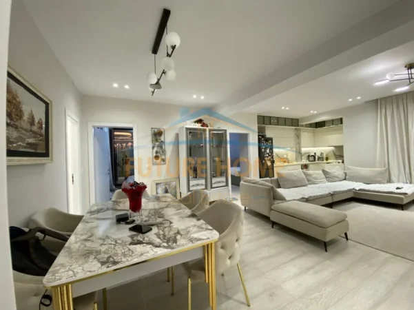 Tirane, shitet apartament 2+1+Ballkon Kati 6, 110 m² 375.000 € (Stadiumi Dinamo)