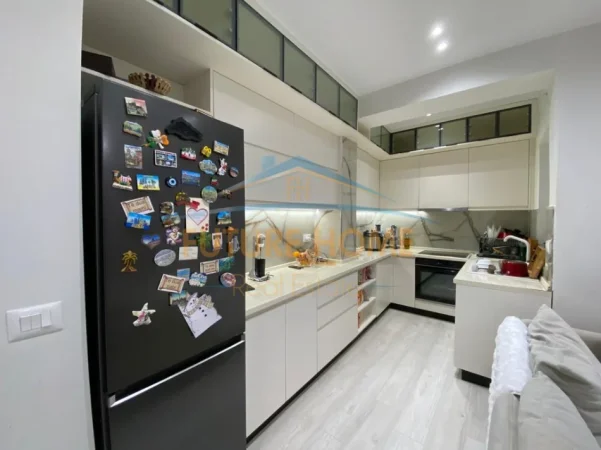 Tirane, shitet apartament 2+1+Ballkon Kati 6, 110 m² 375.000 € (Stadiumi Dinamo)