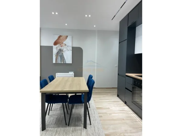 Tirane, jepet me qera apartament 2+1 Kati 2, 103 m² 1.150 € (Kompleksi FZ, Godina Corner, Liqeni i thate.)