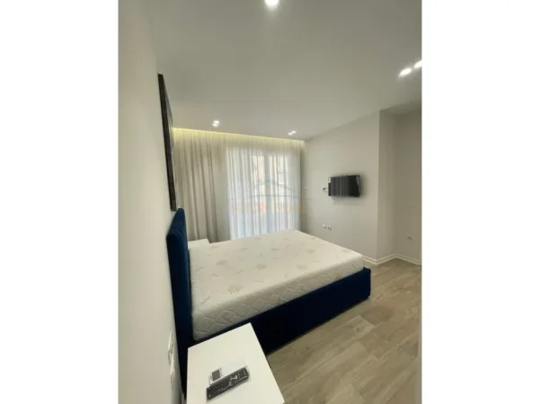 Tirane, jepet me qera apartament 2+1 Kati 2, 103 m² 1.150 € (Kompleksi FZ, Godina Corner, Liqeni i thate.)
