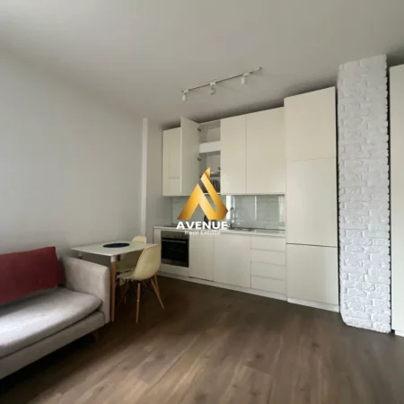 Tirane, jepet me qera apartament 1+1 Kati 5, 650 € (KIKA 2)