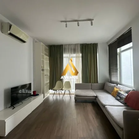 Tirane, jepet me qera apartament 1+1 Kati 5, 650 € (KIKA 2)