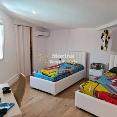 Durres, jepet me qera apartament+verande | Penthouse 3+1 Kati 4, 230 m² 1.000 € (Mali i Robit)