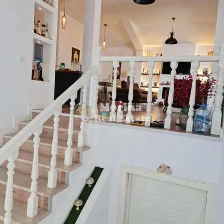 Durres, shitet apartament+verande | Penthouse 3+1 Kati 4, 230 m² 300.000 € (Mali i Robit)