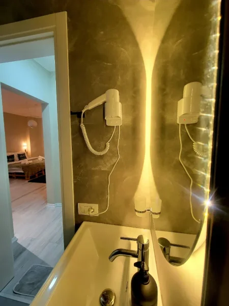 Tirane, jap me qera apartament Kati 4, 30 m² 35 € (Rruga Gramoz Pashko,Tirane)