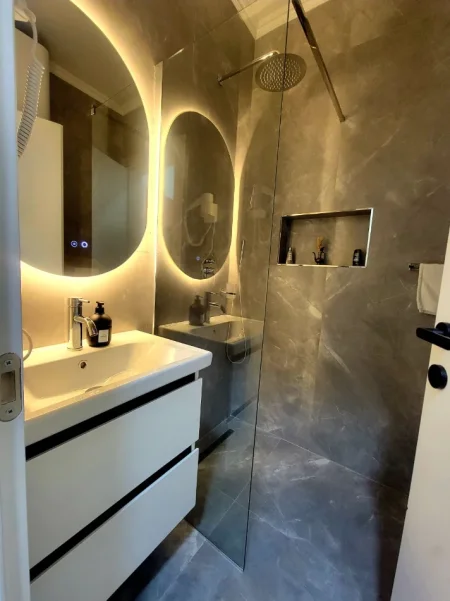 Tirane, jap me qera apartament Kati 4, 30 m² 35 € (Rruga Gramoz Pashko,Tirane)