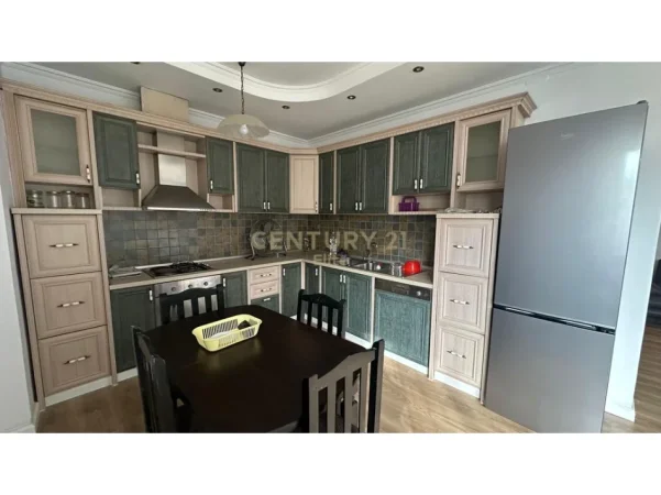 Tirane, jepet me qera apartament 2+1+Aneks+Ballkon Kati 5, 86 m² 750 € (Sheshi Willson)