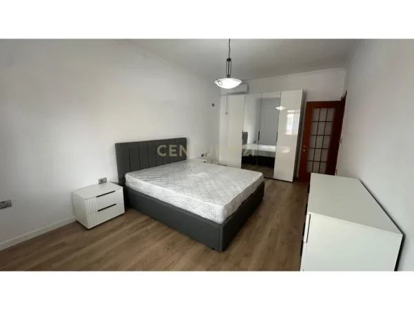 Tirane, jepet me qera apartament 2+1+Aneks+Ballkon Kati 5, 86 m² 750 € (Sheshi Willson)