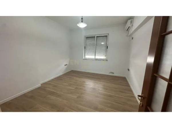 Tirane, jepet me qera apartament 2+1+Aneks+Ballkon Kati 5, 86 m² 750 € (Sheshi Willson)