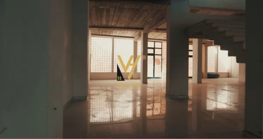 Tirane, jepet me qera ambjent biznesi Kati 0, 1.100 m² 11.000 € (KRISTAL CENTER)