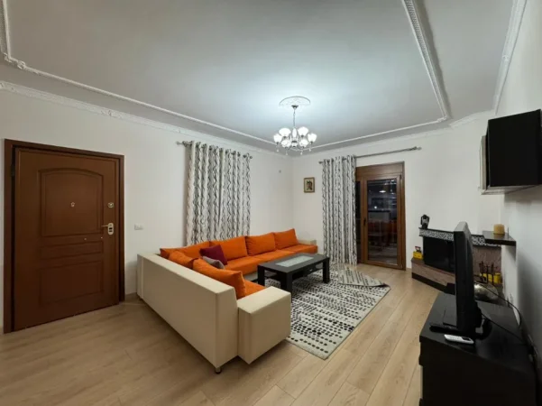 Tirane, jepet me qera 2 Katshe , 180 m² 1.300 € (Kryegjyshata)