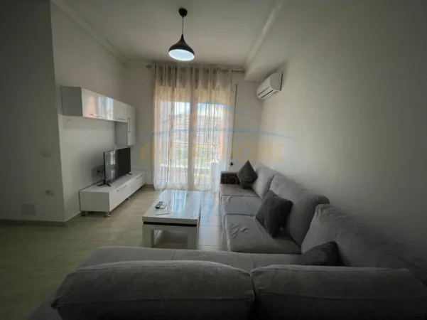 Tirane, jepet me qera apartament 1+1+PARKIM Kati 3, 59 m² 550 € (UNAZA E RE , Sima Com)