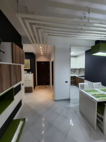 Tirane, jepet me qera apartament 1+1 Kati 7, 65 m² 500 € (Paskuqan , shkolla lidhja e Prizrenit Pallatet e Kuqe)