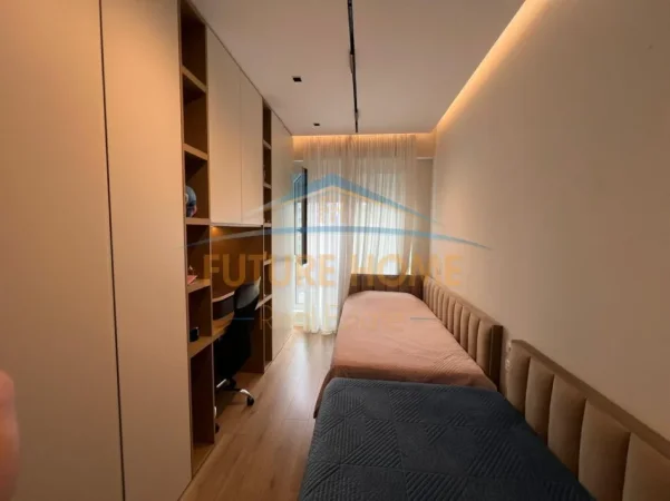 Tirane, shitet apartament 2+1+Aneks+Ballkon Kati 5, 86 m² 270.000 € (21 DHJETORI)