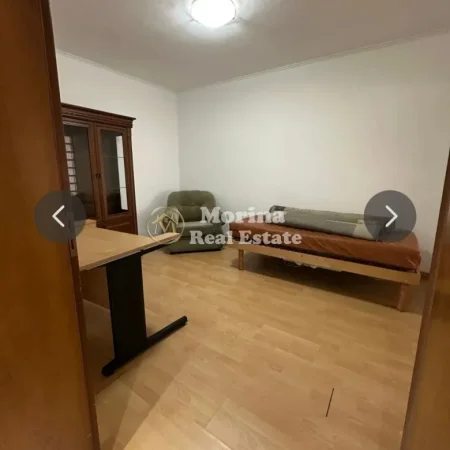 Tirane, jepet me qera ambjent biznesi Kati 2, 106 m² 1.000 € (Sheshi Willson)