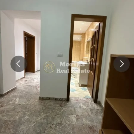 Tirane, jepet me qera ambjent biznesi Kati 2, 106 m² 1.000 € (Sheshi Willson)
