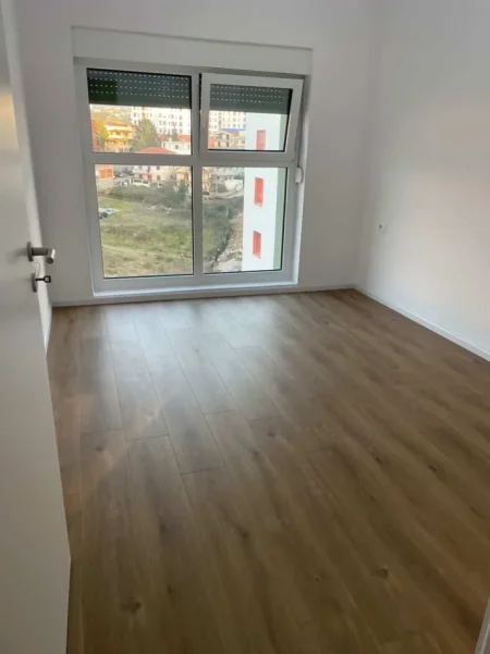 Tirane, jepet me qera apartament 1+1+Ballkon Kati 8, 60 m² 350 € (Rruga Pasho Hysa)