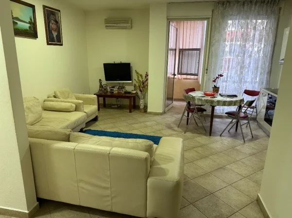 Tirane, shitet apartament 2+1+Ballkon Kati 1, 300.000 € (Marko Bocari)