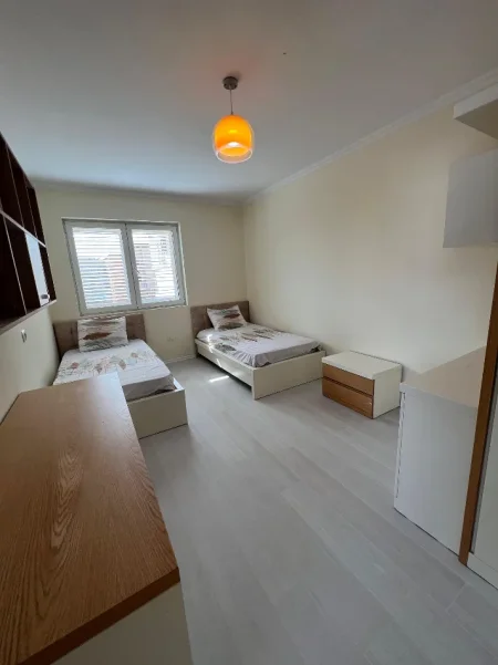 Tirane, shitet apartament 3+1+Aneks+Ballkon Kati 4, 126 m² 219.000 € (Porcelan)